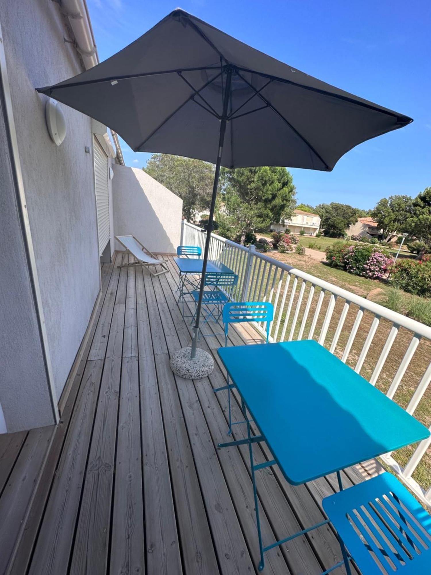 Fiori Di Cala Rossa Residence Hoteliere Lecci Exterior foto